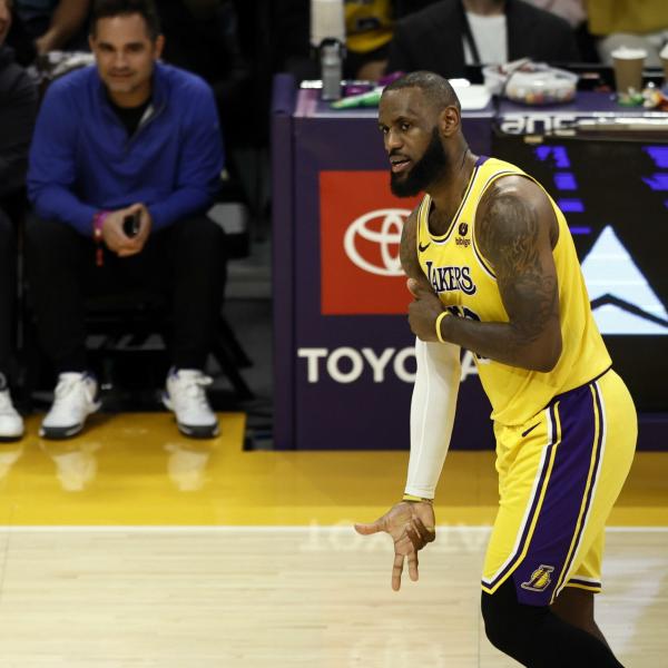 NBA, LeBron James primeggia nella classifica della media punti alla 21° stagione