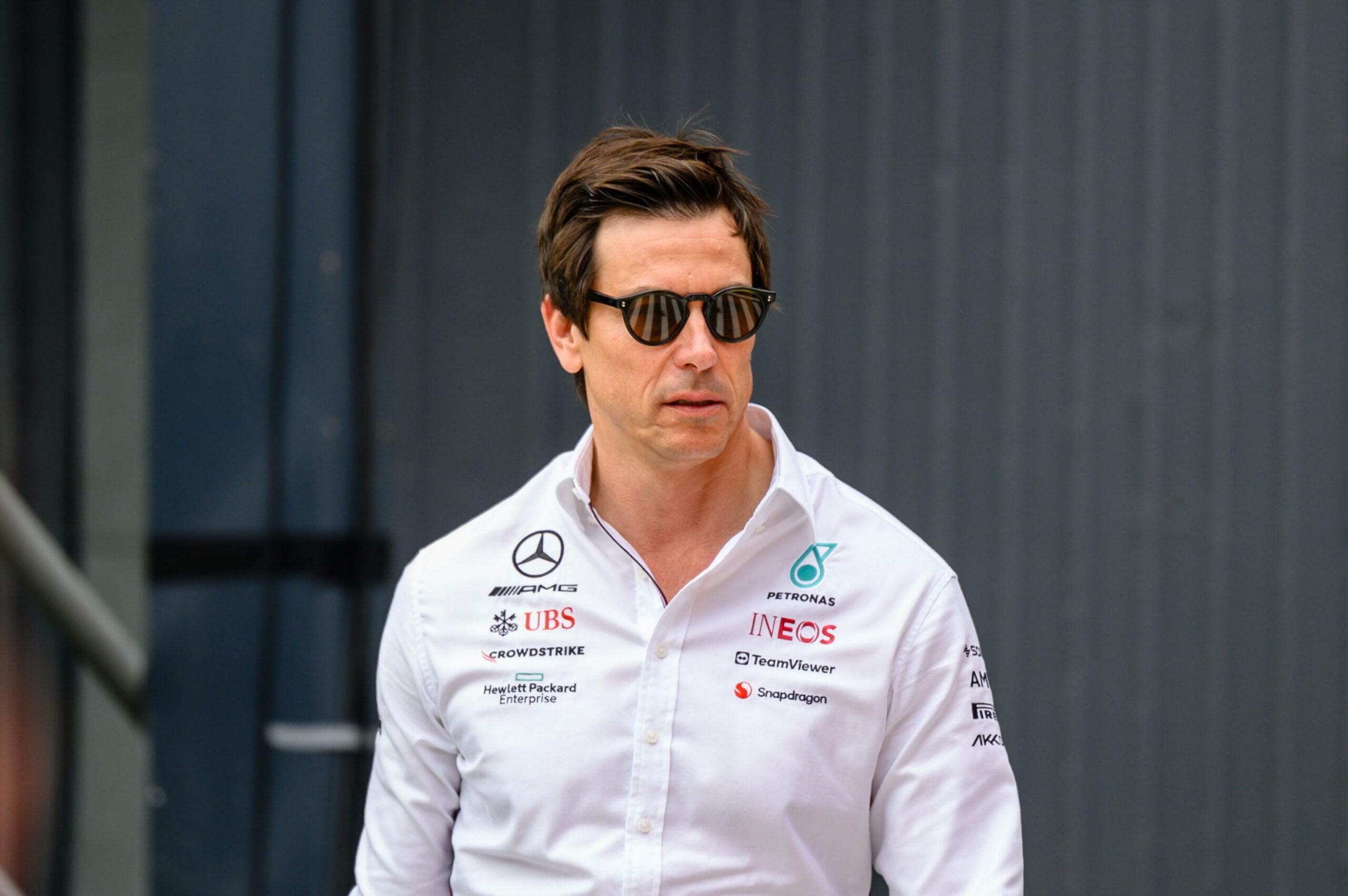 Wolff: “Verstappen in Mercedes? Prima o poi succederà. Hamilton? Il rosso non gli dona”