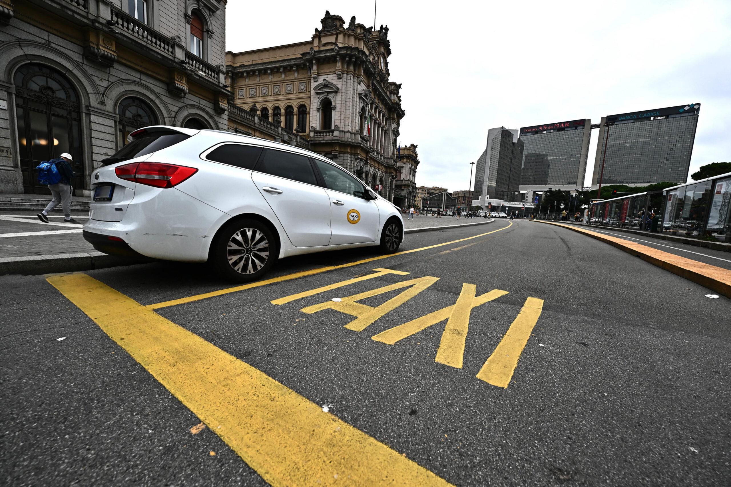 Taxi, Ministro Urso: “Procedure semplificate e accelerate per le nuove licenze”