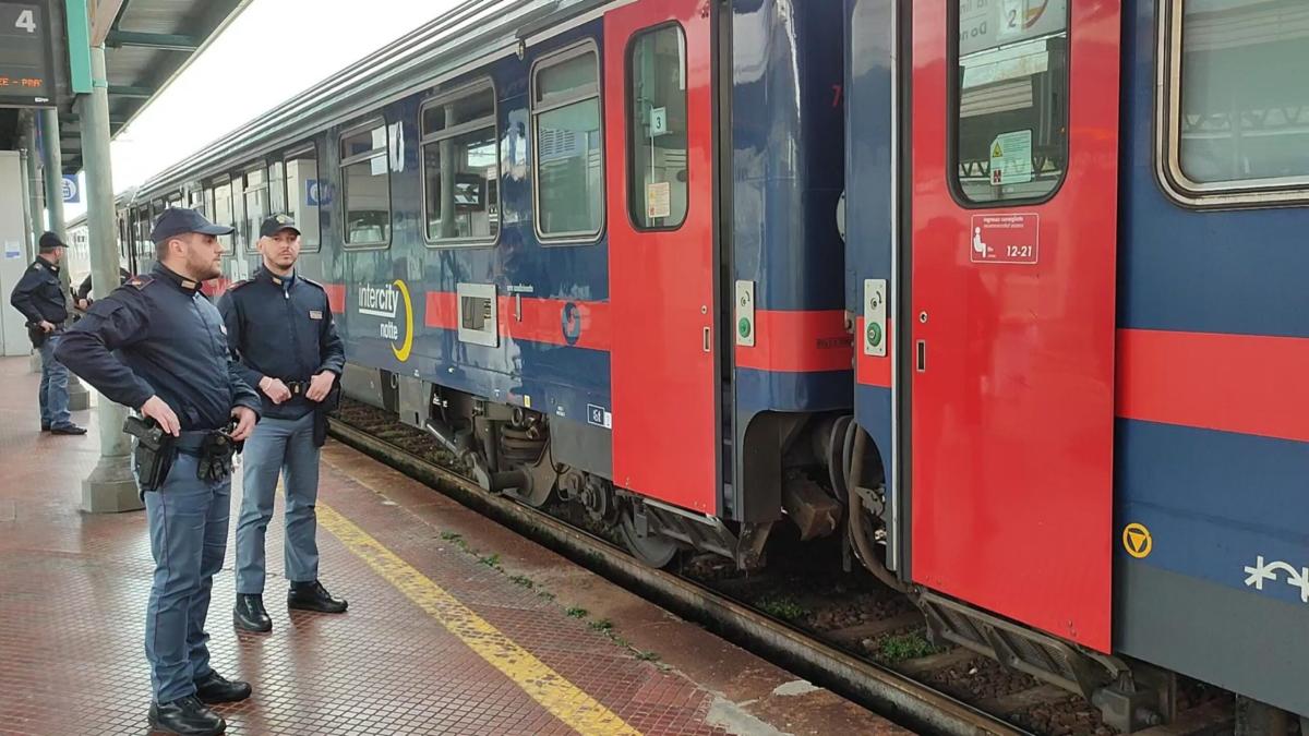 Molestia sessuale sul treno Milano-Monza: “Lavoro la notte e questo…