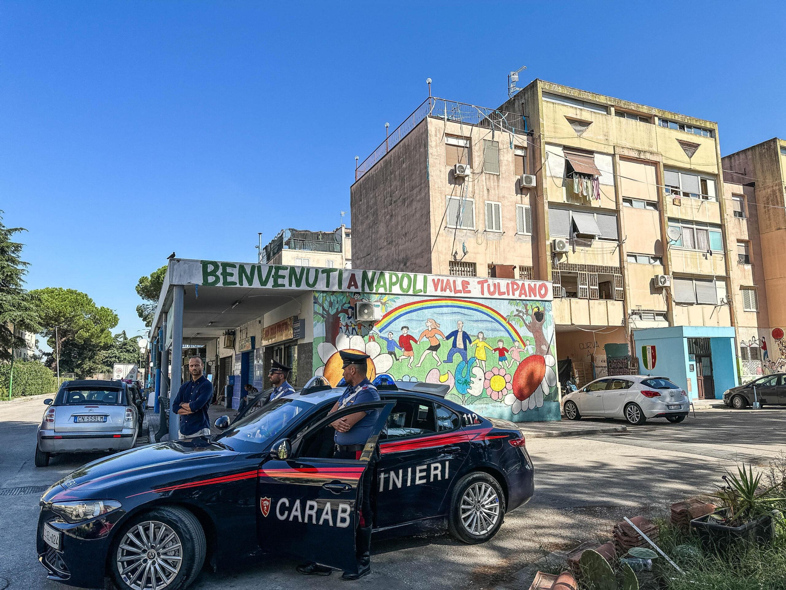 Caivano, nuovo blitz ad “alto impatto” delle forze dell’ordine al Parco Verde, 400 agenti coinvolti, continua la linea dura del governo Meloni | VIDEO