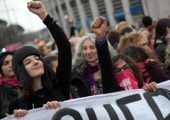 Milano, affissi i manifesti di Non Una di Meno sui muri della Stazione di Porta Garibaldi