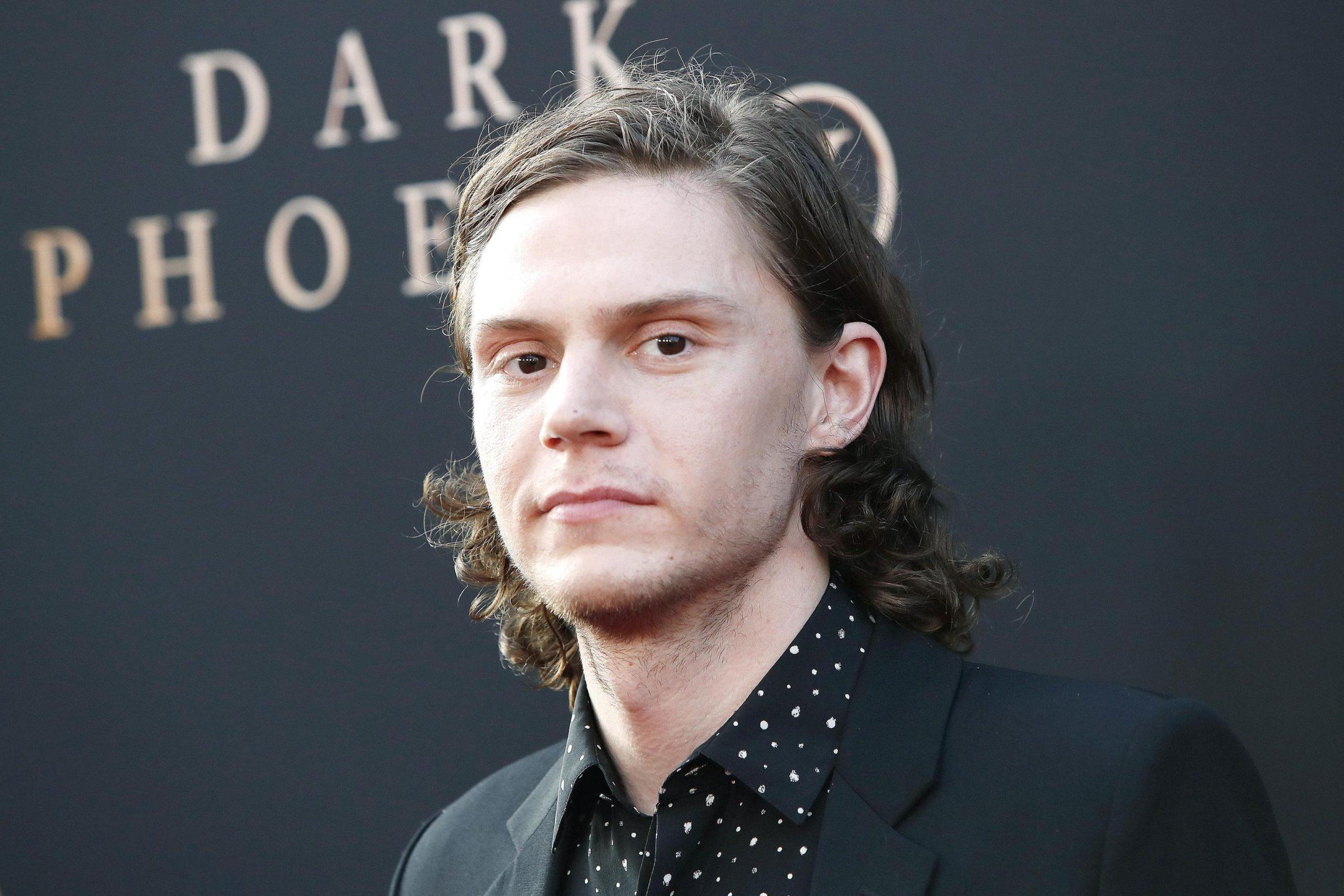 Evan Peters fidanzata, chi è la misteriosa fiamma