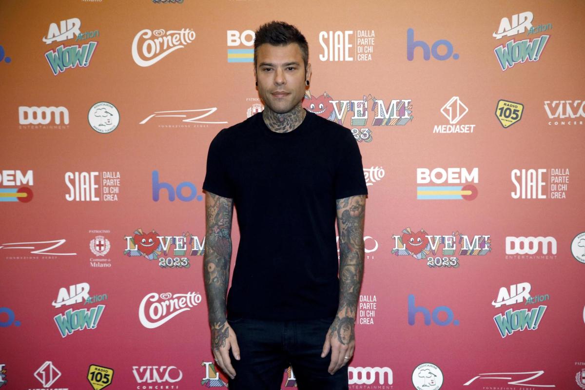 Love Mi 2023, scaletta, canzoni, orario e dove vedere in tv e in streaming il concerto di Fedez in piazza Duomo a Milano