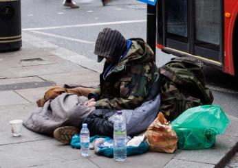 Orrore a Vibo Valentia, clochard picchiato brutalmente da 6 minorenni: denunciati per maltrattamenti, percosse e lesioni