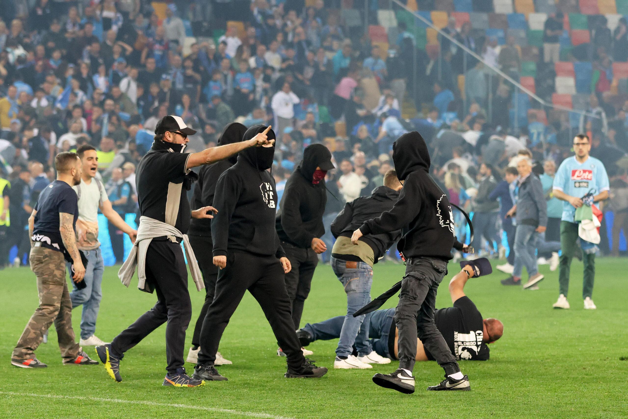 Udinese-Napoli, 15 feriti dopo gli scontri tra tifosi alla fine della partita