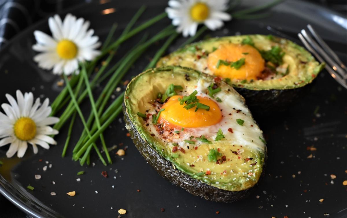 Cucina healthy: 3 ricette con avocado e uova