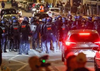 Disordini in Francia, quinta notte di proteste a Parigi, Marsiglia …