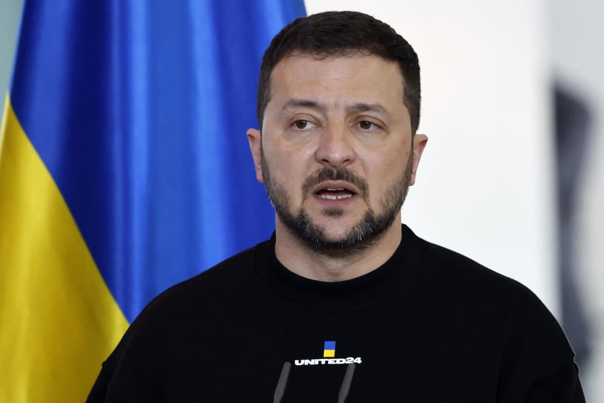 Zelensky alla Conferenza per la ricostruzione dell’Ucraina: “Per la…