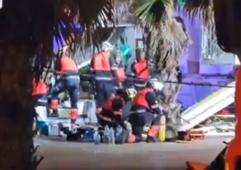 Spagna, crollato il tetto di un ristorante di Playa de Palma, a Palma di Maiorca: almeno 4 morti e 27 feriti | VIDEO