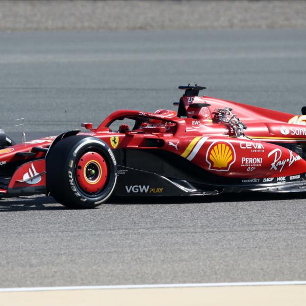 Formula 1, Leclerc al comando nelle FP2 a Imola. Indietro Verstappen