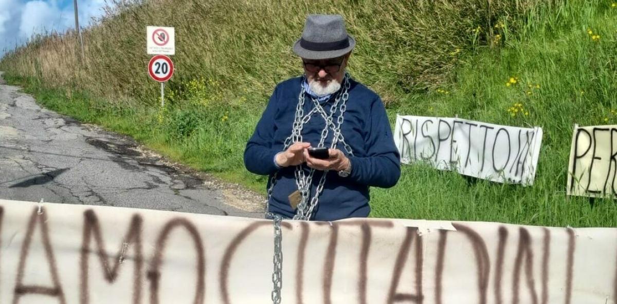 Roma, tensione a Casal Selce per il Biodigestore, Ama accede al terreno e insorgono i comitati: “Non avete l’autorizzazione?” |FOTO E VIDEO