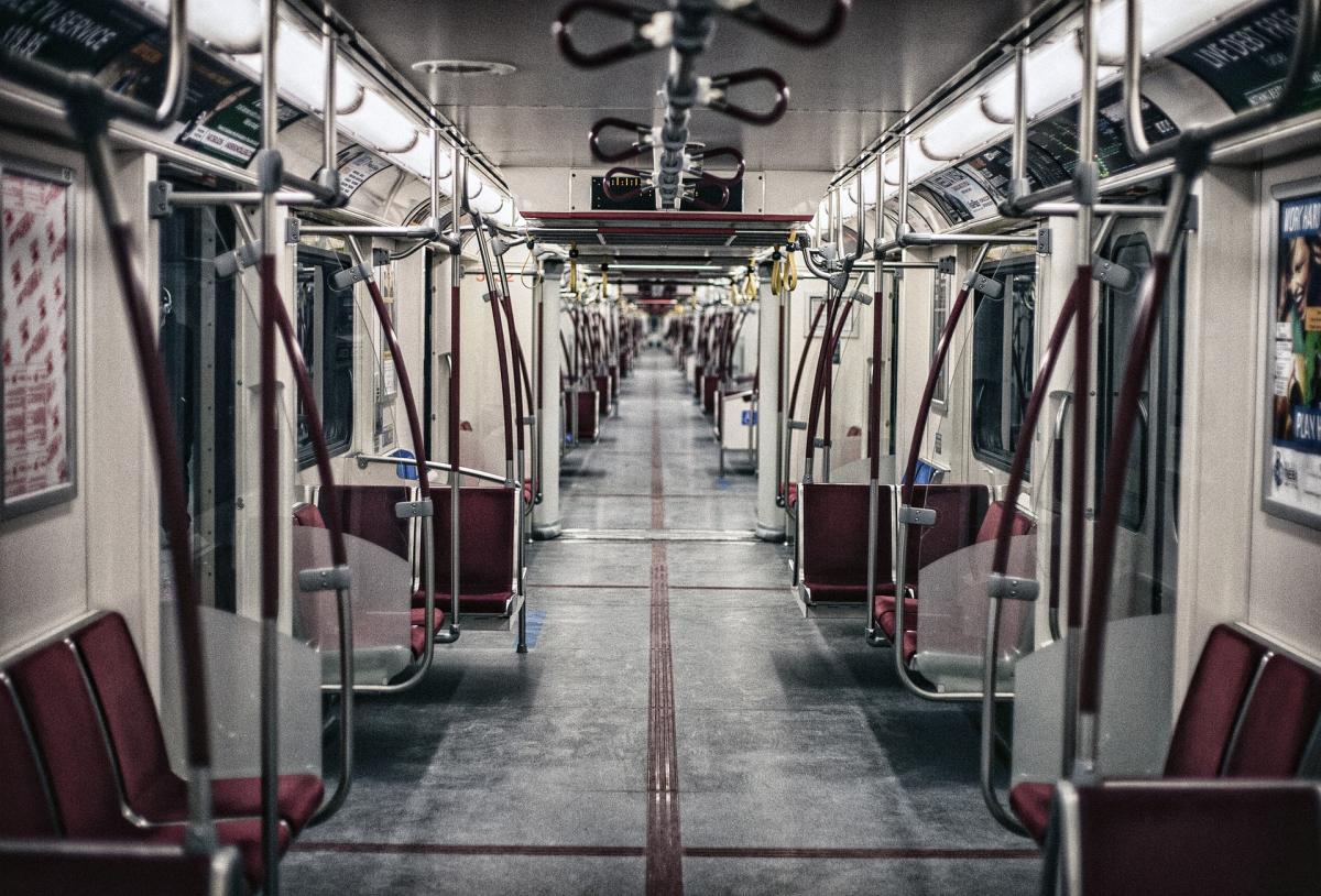 Strano annuncio alla Metro di Roma: ATAC ammette l’errore