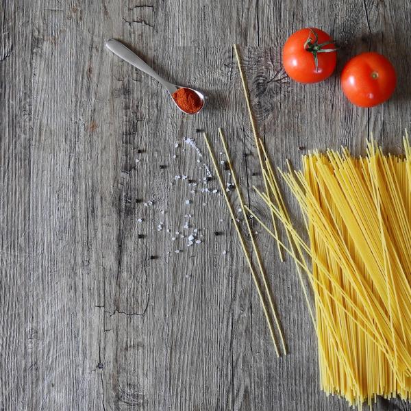 Spaghetti all’assassina, ricetta originale di Bari: origine, storia e ingredienti