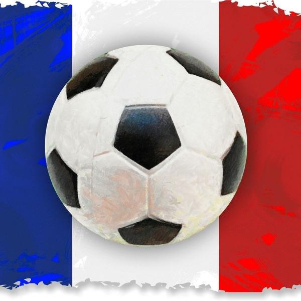 Calcio, la Francia offre sgravi fiscali per attirare la Fifa a Parigi