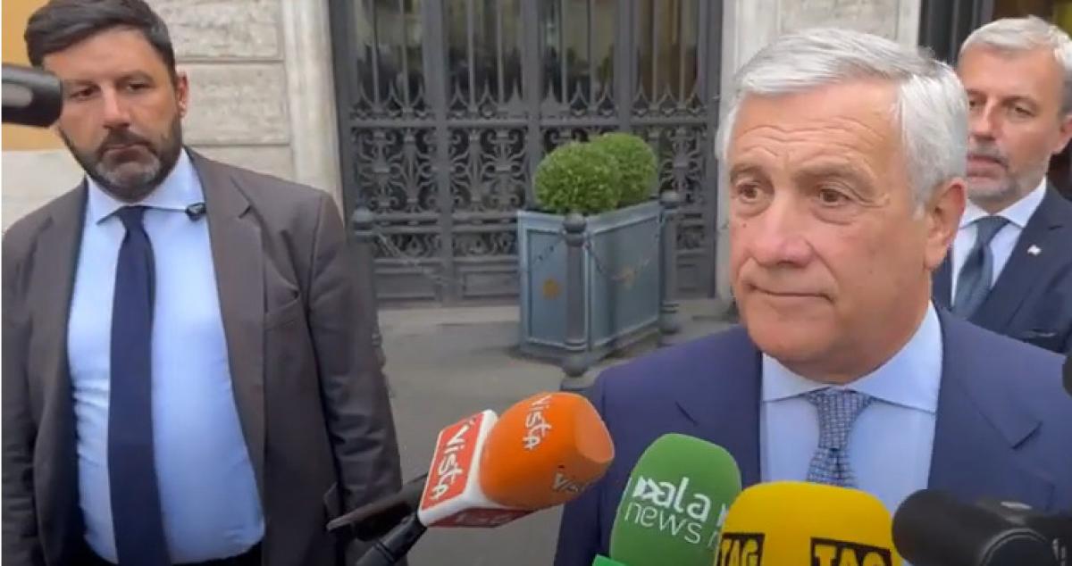 Tajani, infastidito dalle parole della Lega sui migranti: prime cre…