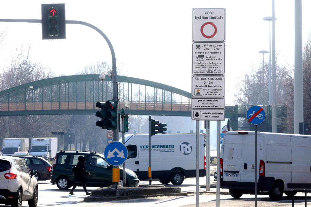 Nuove zone Ztl a Milano: telecamere accesse in via Ascanio Sforza