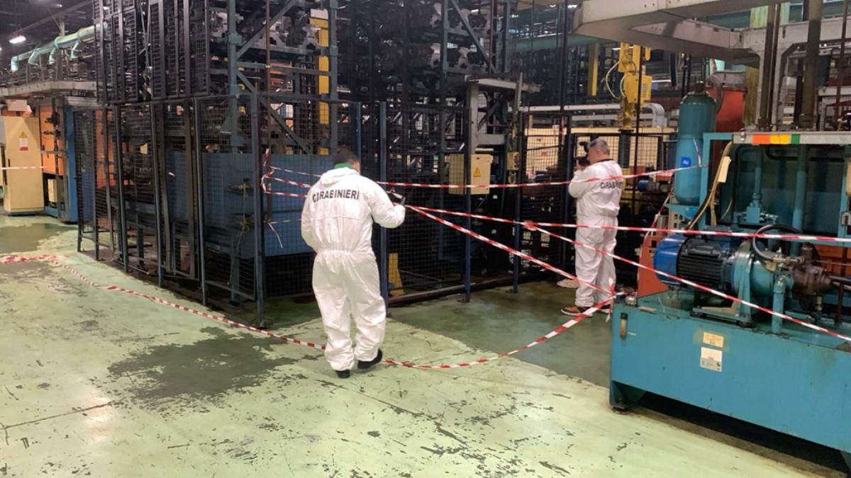 Incidente sul lavoro ad Arezzo: tragedia in una fabbrica di silos, è grave operaio 24enne