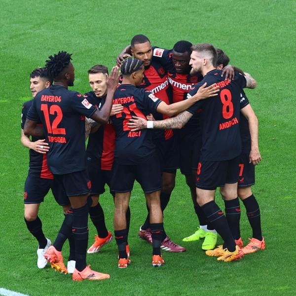 Bundesliga, il Bayer Leverkusen vince il campionato da imbattuto: è record