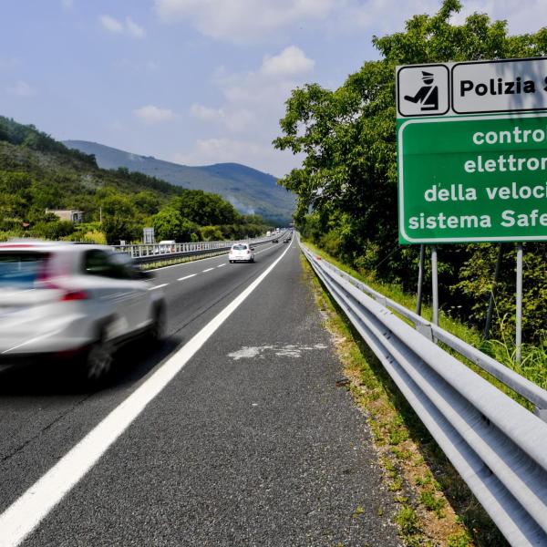 Avellino, incidente sulla SP91 all’altezza di Andretta: scontro tra due autobus che trasportavano studenti, cinque feriti