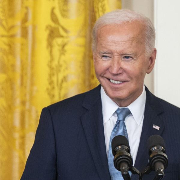 Ritiro Biden, è la prima volta che negli Usa si discute dell’età di un candidato? Le similitudini con il presidente Reagan