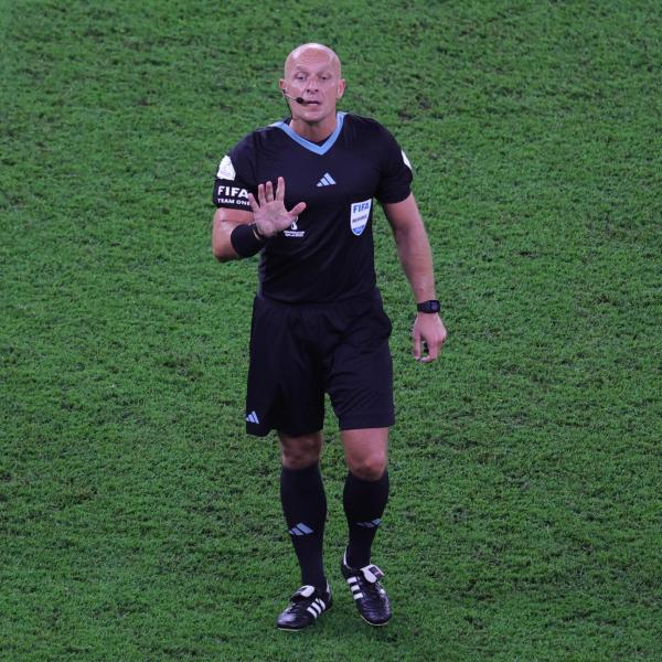 Chi è Szymon Marciniak, l’arbitro della finale mondiale tra Francia…