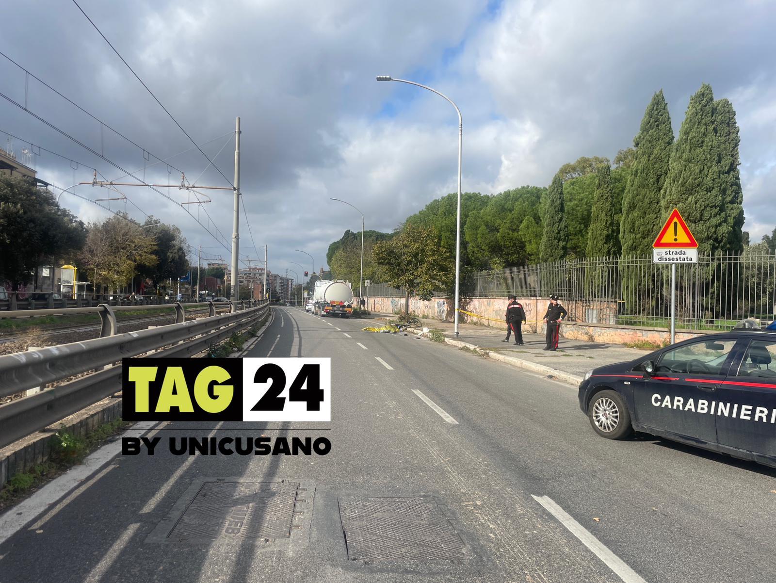 Roma, incidente mortale su via Casilina, ciclista travolto e ucciso da un camion, traffico in tilt | VIDEO