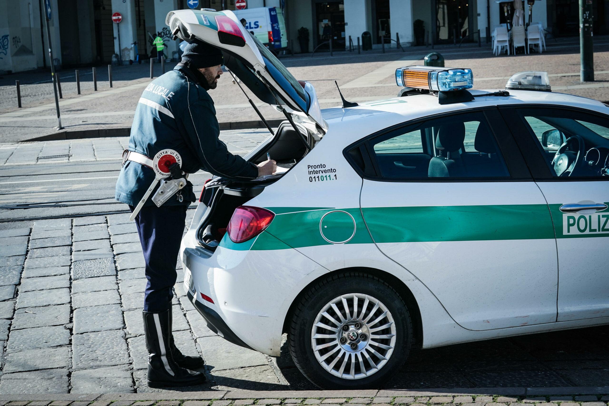 Street control: cos’è e come funziona il dispositivo installato sulle auto della polizia in grado di rilevare le infrazioni