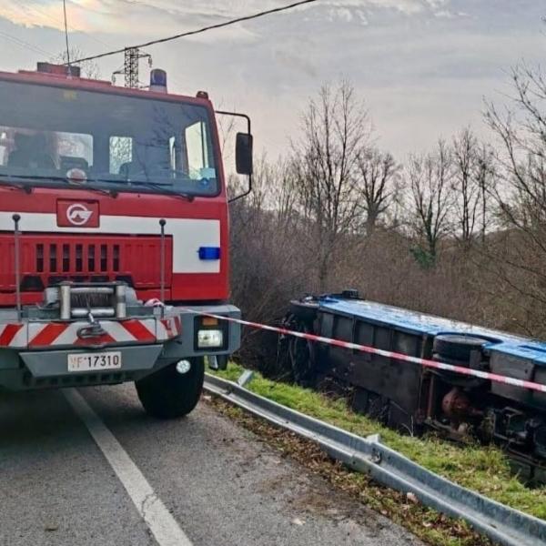 Potenza, incidente sulla SP123 all’altezza di Ponte Pozzillo nella serata di ieri: furgone finisce fuori strada, morto un 65enne