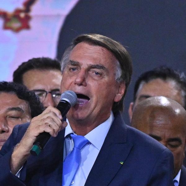 Brasile, guai per Bolsonaro: l’ex presidente è accusato di corruzione e appropriazione indebita di gioielli