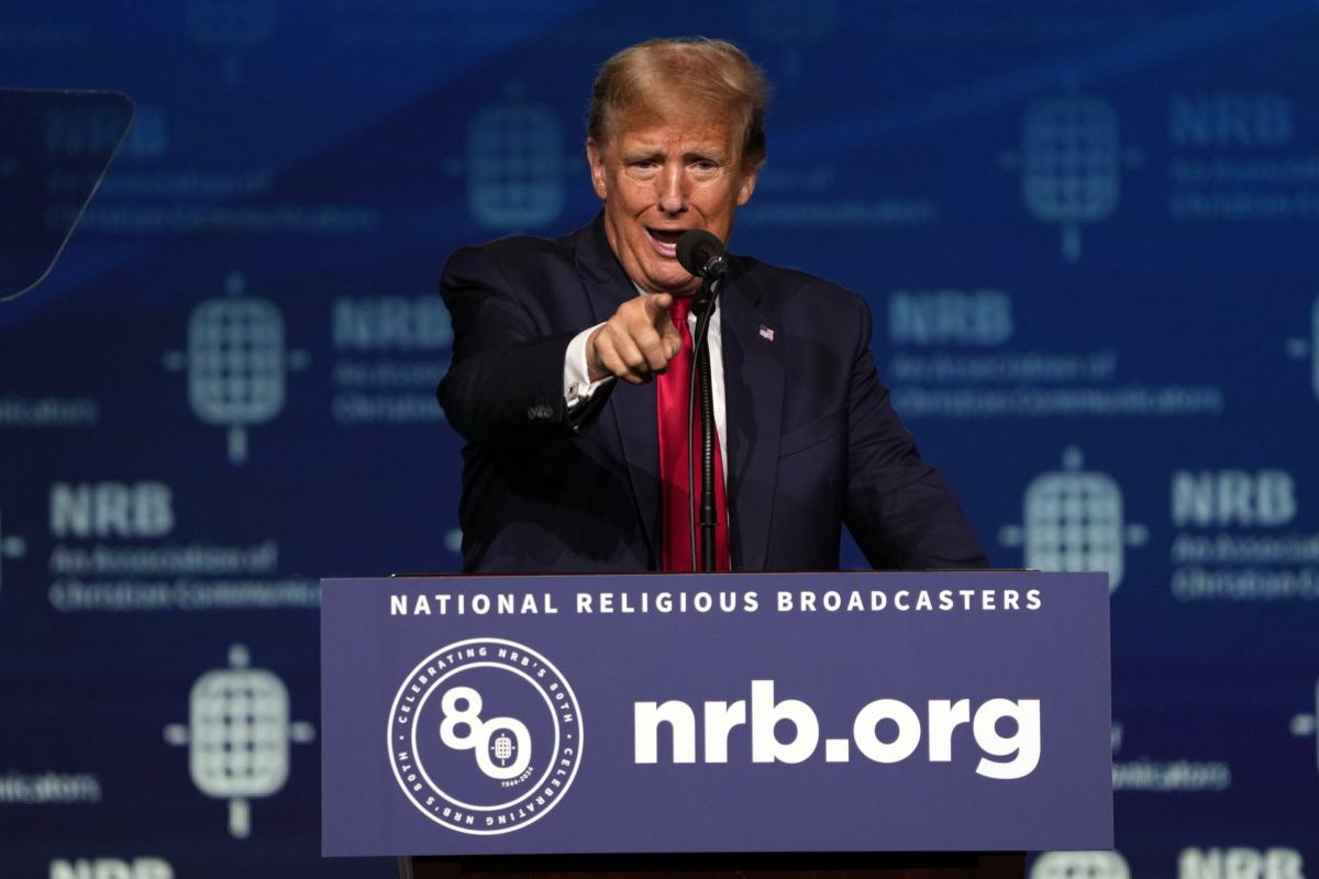 Trump nella bufera per frasi sugli ebrei: “Chi vota Biden odia la sua religione”