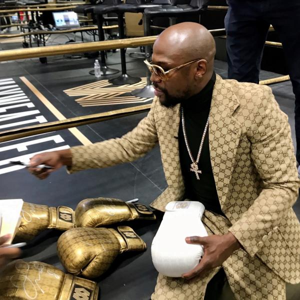 Boxe, Floyd Mayweather annuncia il ritorno sul ring a 45 anni