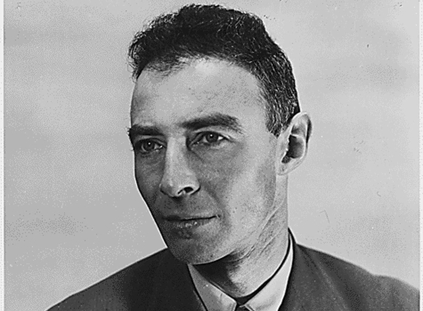 Chi ha inventato la bomba atomica? La storia del protagonista del film, Robert Oppenheimer