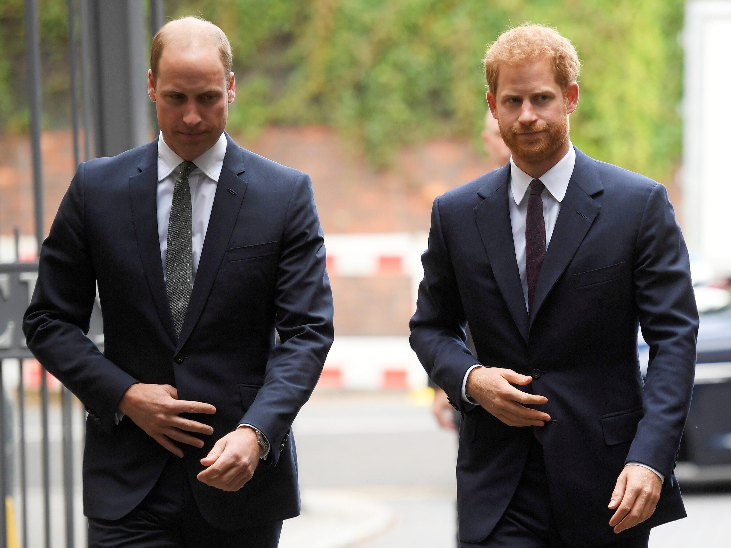 Elisabetta II, al capezzale della Regina si incontrano William e Harry