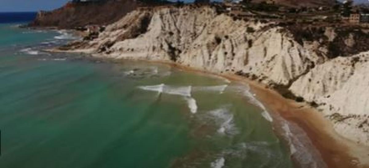 Scala dei Turchi ripulita: rimosso l’intonaco rosso