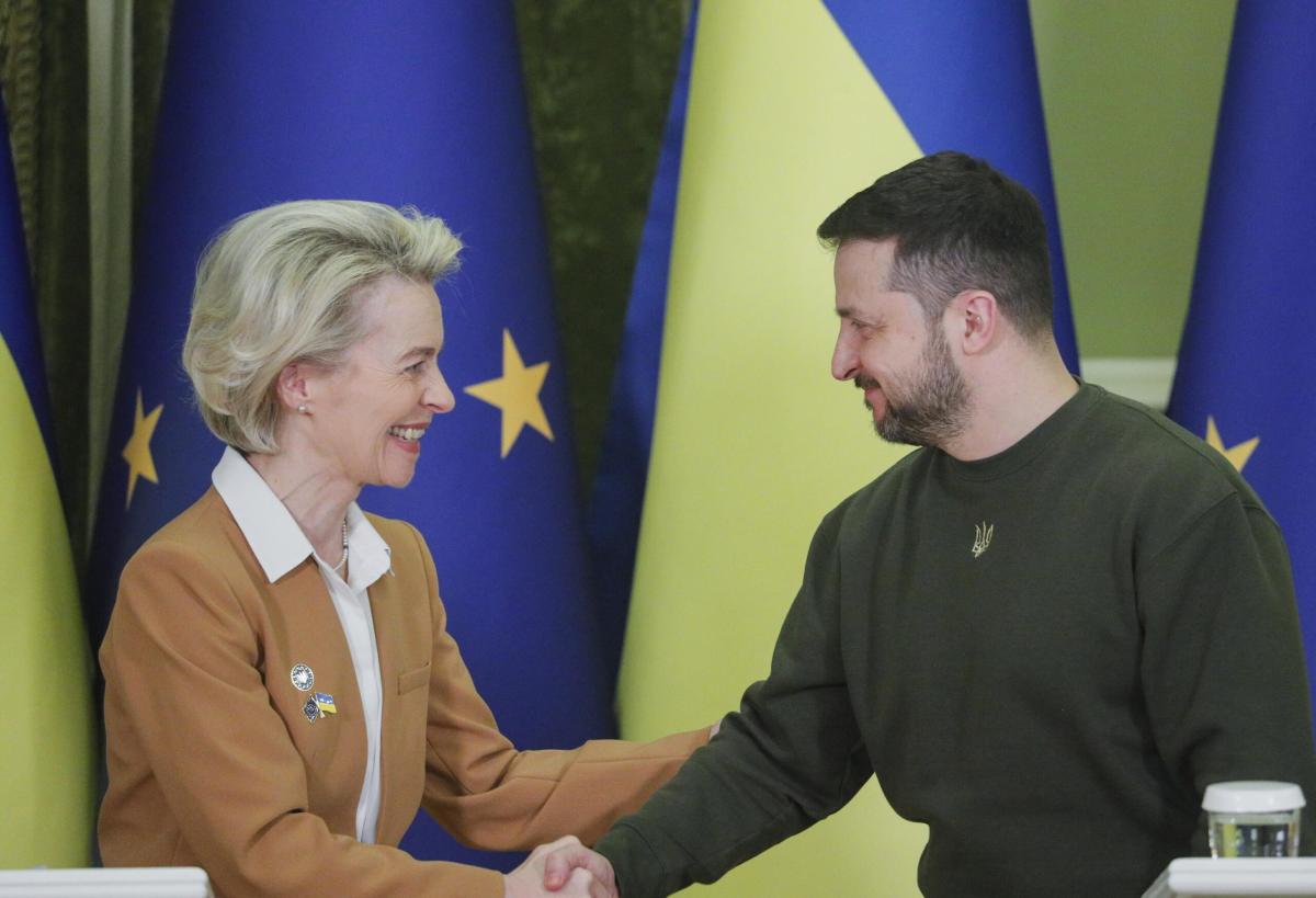 Kiev, primo vertice di guerra tra Von der Leyen e Zelensky: “Sanzio…