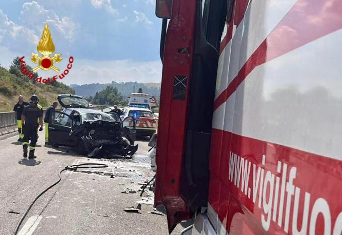 Perugia, incidente sulla SS291 di Gubbio e di Pian d’Assino: scontro fra auto, cinque feriti