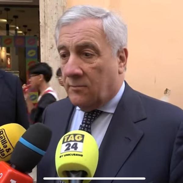 Mattarella criticato dal senatore leghista Borghi, la reazione di Tajani: “Chiedere le dimissioni del Presidente della Repubblica non ha senso” | VIDEO