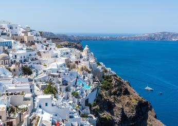 Quali sono le migliori spiagge di Santorini: l’elenco delle più belle