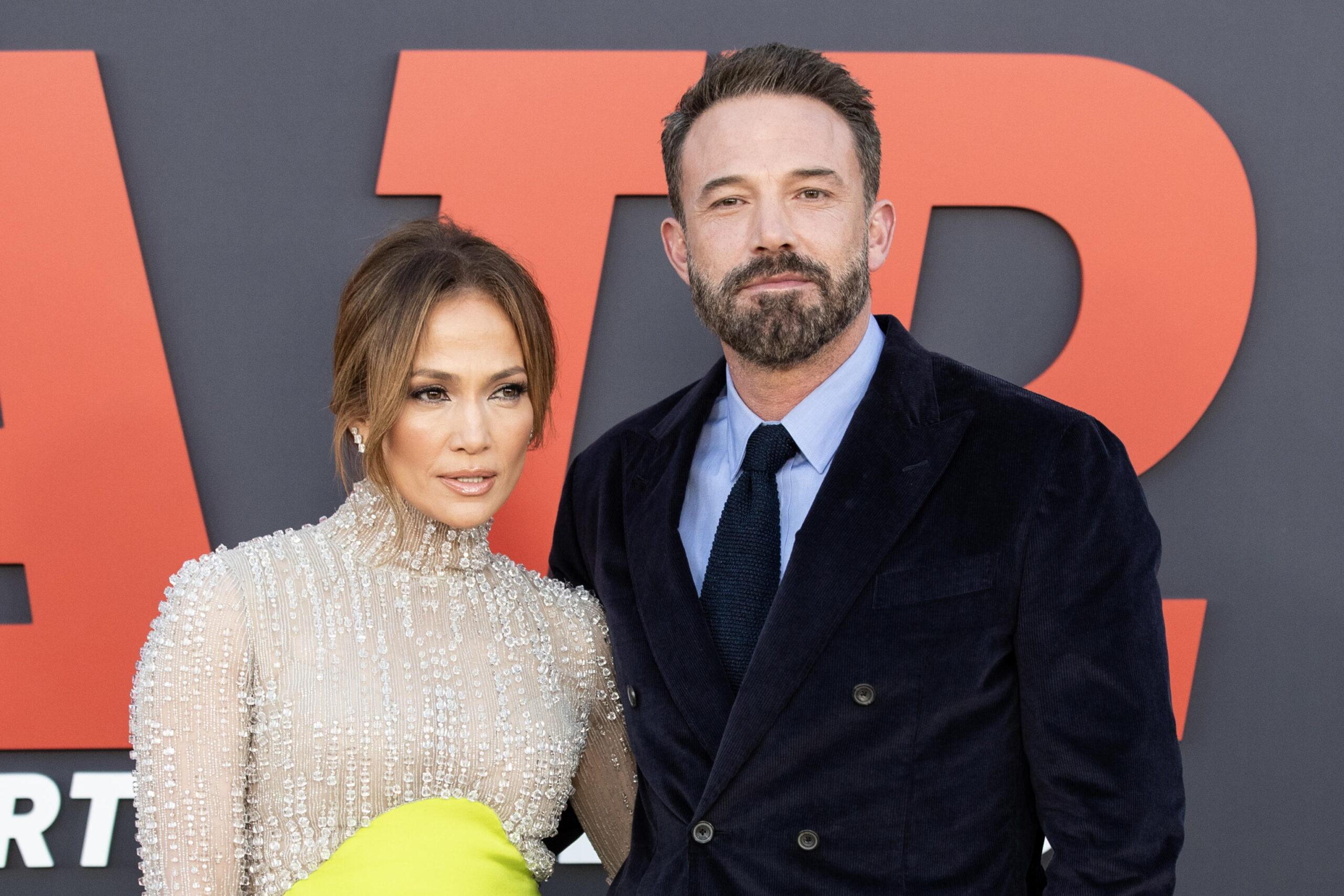 Jennifer Lopez e Ben Affleck festeggiano il primo anniversario, il tenero messaggio della cantante: “Ho voglia di cantare, questa è la mia vita” | FOTO