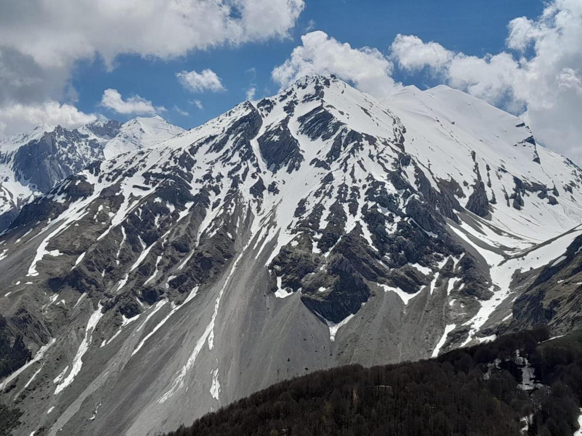 Incidente sul Gran Sasso, alpinista precipita e muore