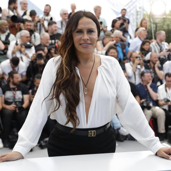 Chi è Karla Sofía Gascón? Età, nome d’origine, filmografia, vita privata e carriera dell’attrice trans premiata a Cannes 2024 per “Emilia Perez”