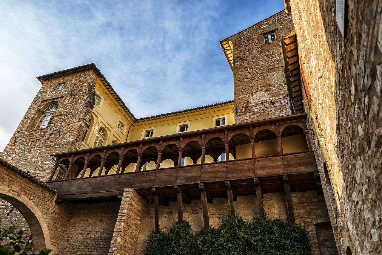 Cosa vedere a Spello in poche ore? Le meraviglie del borgo dei fiori