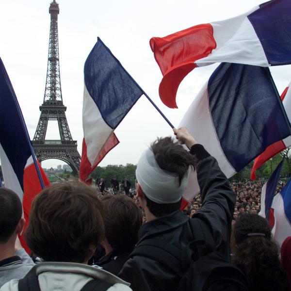 Macron-Le Pen fine della corsa, in Francia è il giorno del voto