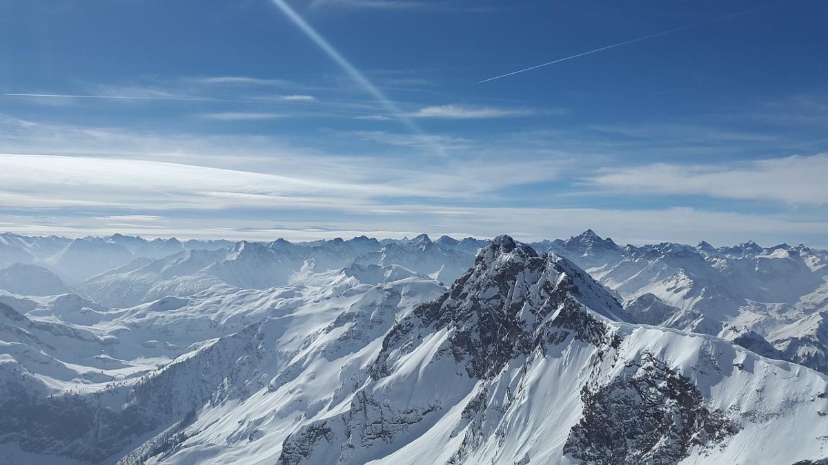 Courmayeur, tragedia in montagna: sciatore freerider morto mentre scendeva in fuoripista