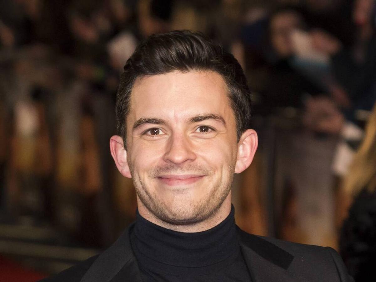 Jonathan Bailey di Bridgerton in Fellow Travelers, la serie tv con …