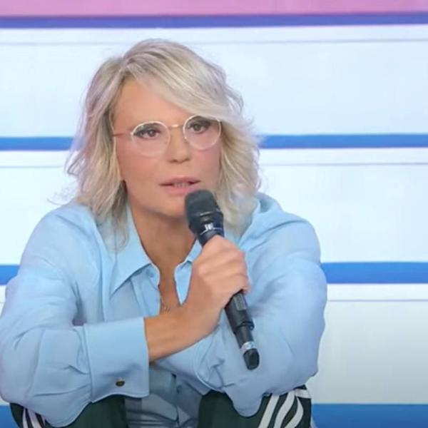 Uomini e Donne, Maria De Filippi rimprovera Tina Cipollari: “Hai un problema”