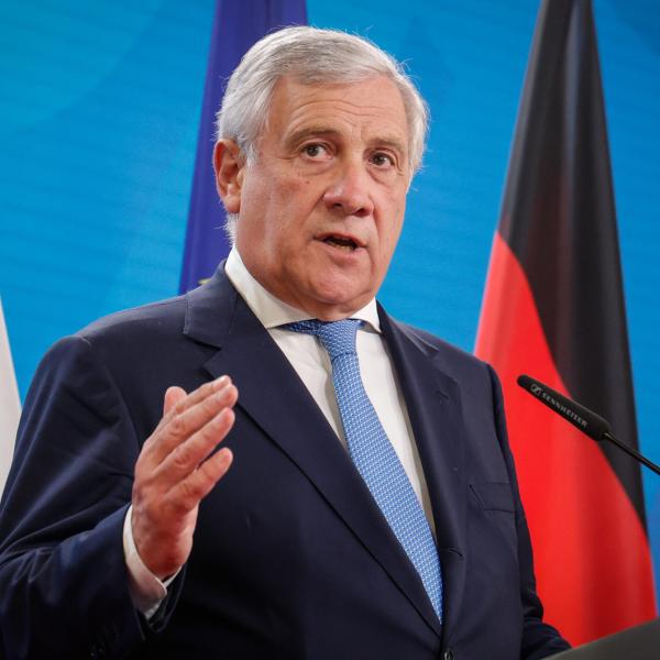 Migranti, ancora scontro tra Italia e Germania, frenata sul Patto UE, Tajani: “Interessa salvare i migranti o evitare che arrivino in Germania?”