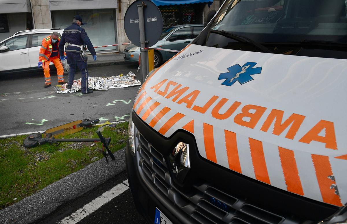 Genova, incidente in via Prà: scontro fra due auto, un ferito grave