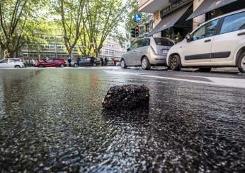 Roma, esplode una tubatura: geyser d’acqua alto 10 metri a San Giovanni